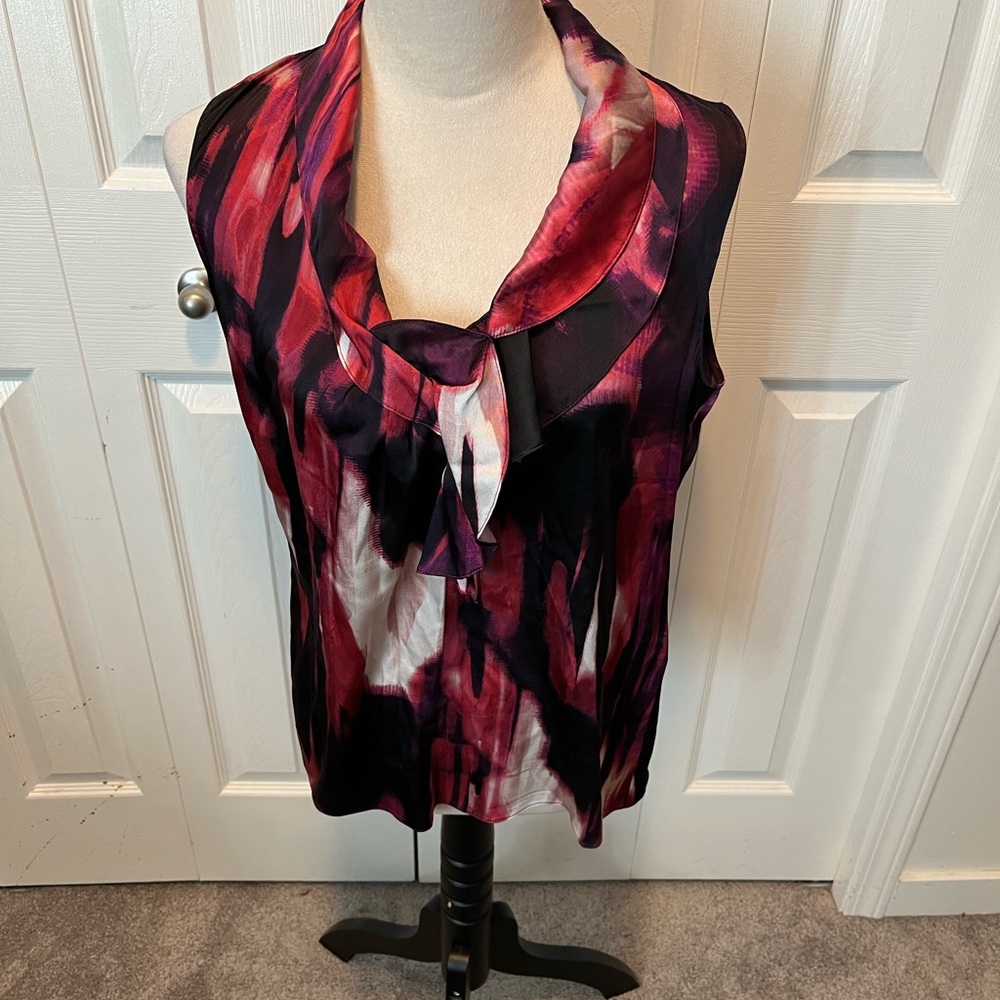 Ellie Tahari size M Women's Sleeveless Top - Red and Black silk
